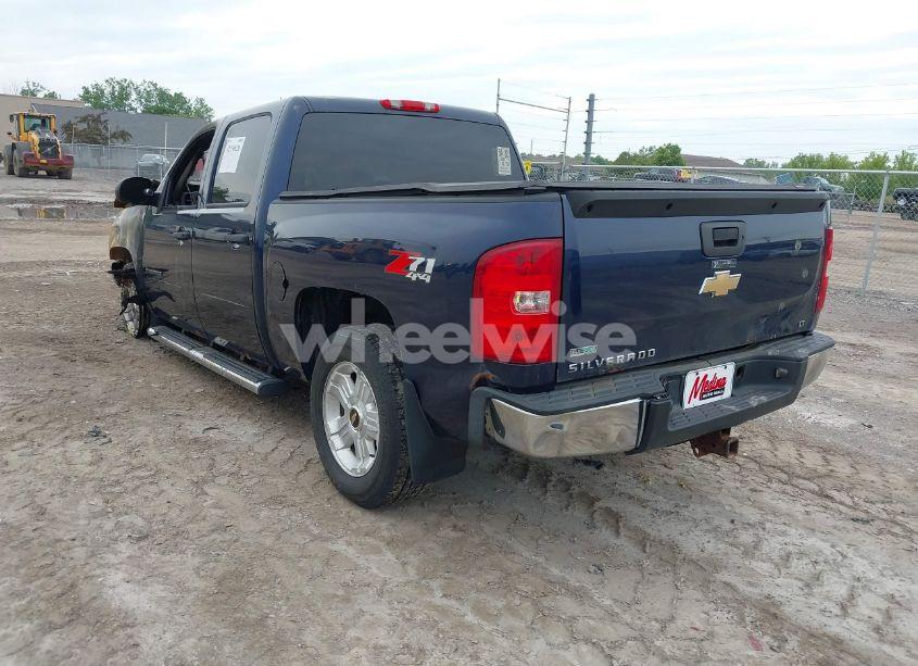 Photo 3 of 2011 Chevrolet Silverado 1500 LT (VIN 3GCPKSE3XBG109510)