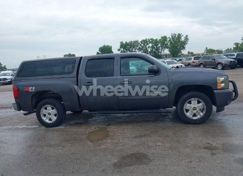 Photo 13 of 2011 Chevrolet Silverado 1500 LT (VIN 3GCPKSE3XBG182456)