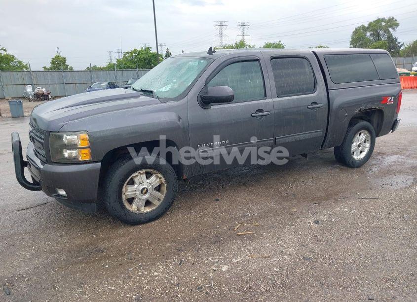 Photo 2 of 2011 Chevrolet Silverado 1500 LT (VIN 3GCPKSE3XBG182456)