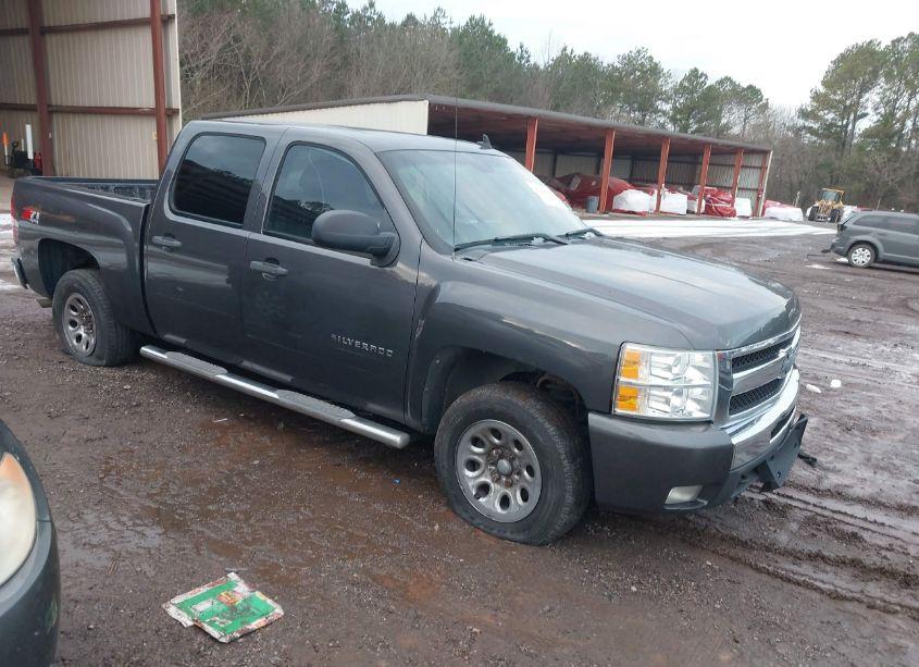2011 Chevrolet Silverado 1500 LT (VIN 3GCPKSE3XBG209414) main photo
