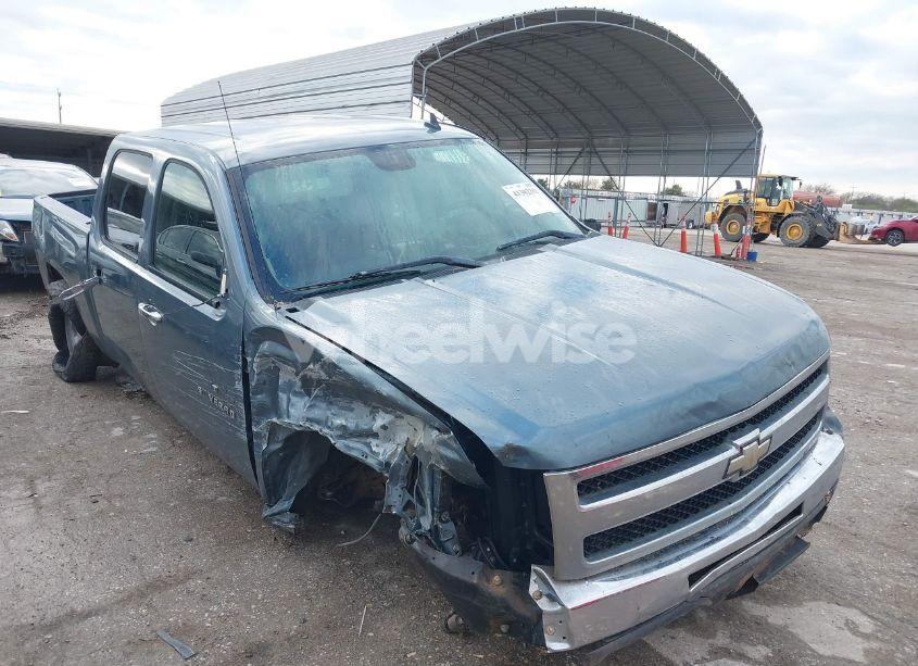 2011 Chevrolet Silverado 1500 LT (VIN 3GCPKSE3XBG270536) main photo