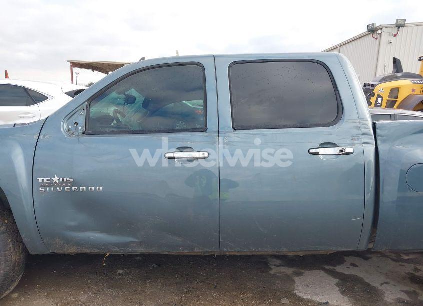 Photo 14 of 2011 Chevrolet Silverado 1500 LT (VIN 3GCPKSE3XBG270536)