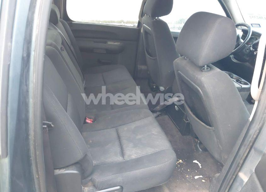 Photo 8 of 2011 Chevrolet Silverado 1500 LT (VIN 3GCPKSE3XBG270536)