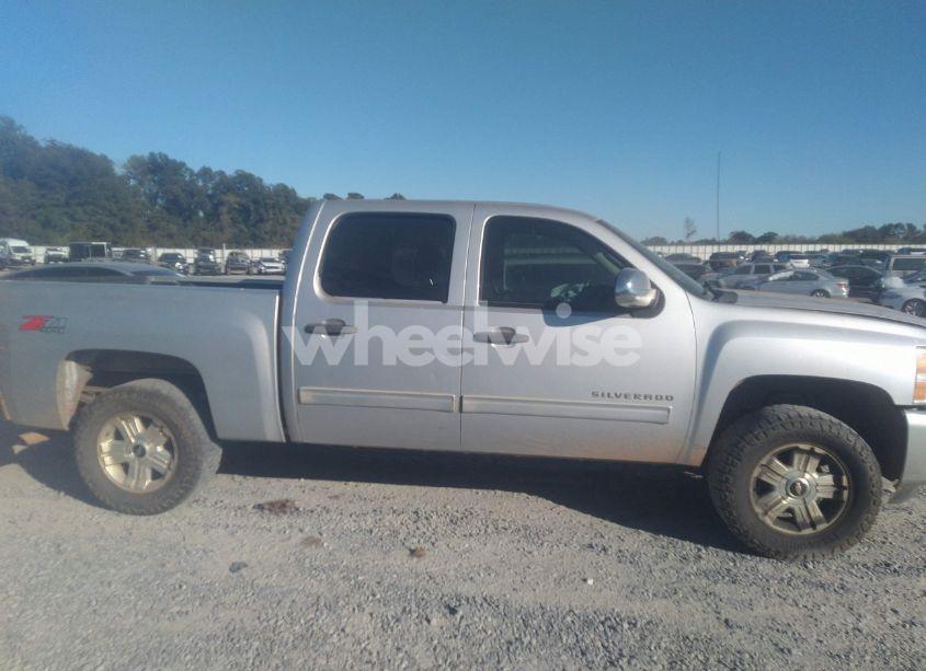 Photo 13 of 2011 Chevrolet Silverado 1500 LT (VIN 3GCPKSE3XBG325129)