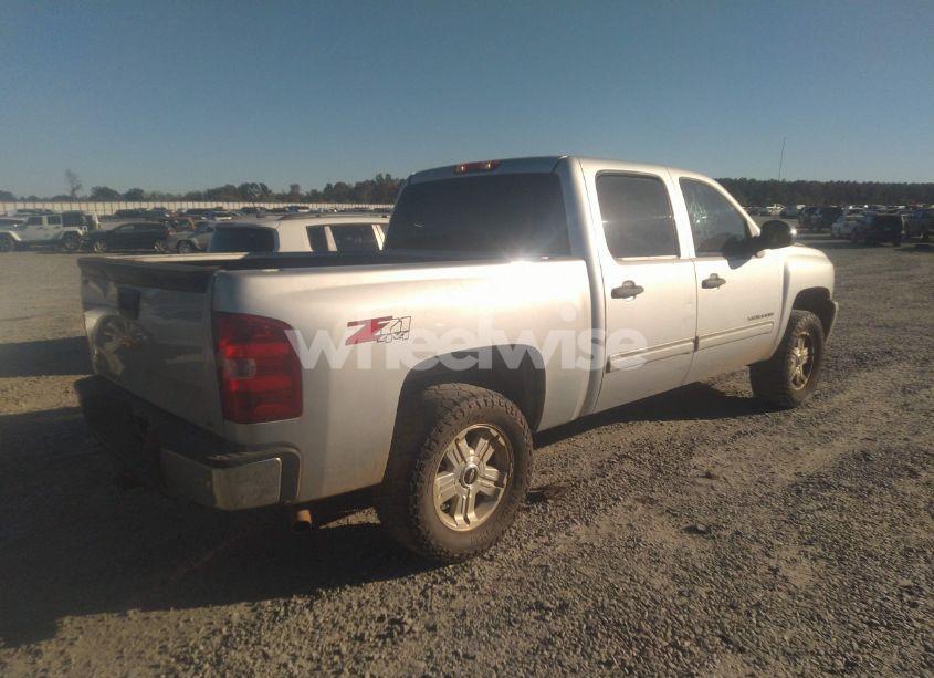 Photo 4 of 2011 Chevrolet Silverado 1500 LT (VIN 3GCPKSE3XBG325129)