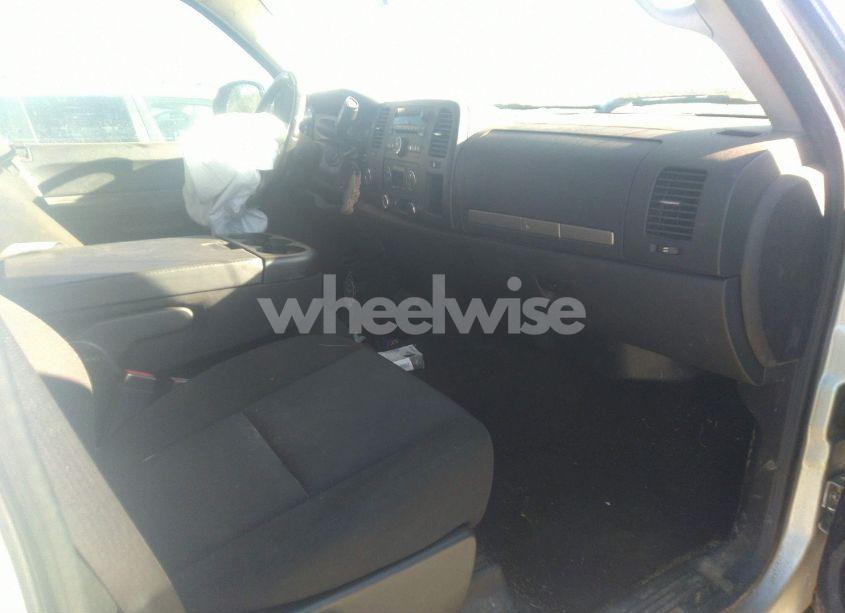 Photo 5 of 2011 Chevrolet Silverado 1500 LT (VIN 3GCPKSE3XBG325129)