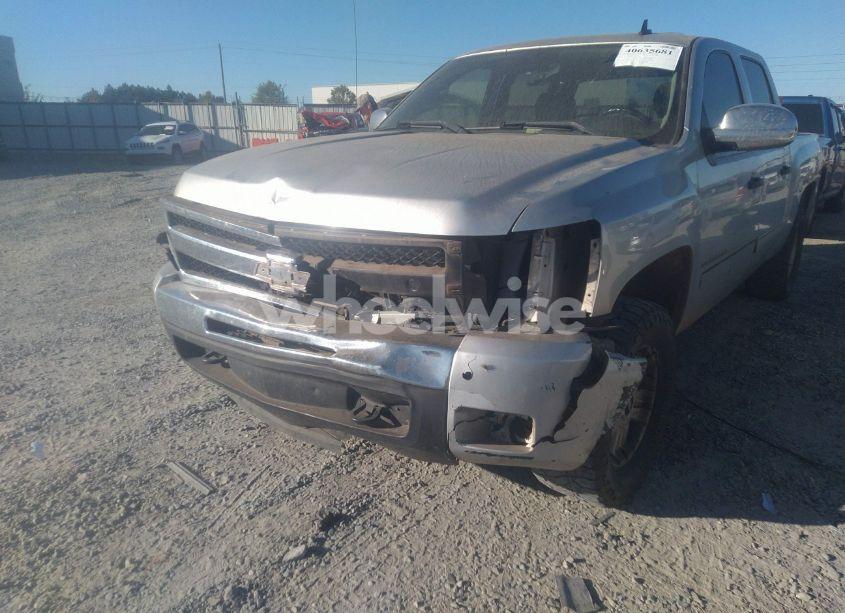 Photo 6 of 2011 Chevrolet Silverado 1500 LT (VIN 3GCPKSE3XBG325129)