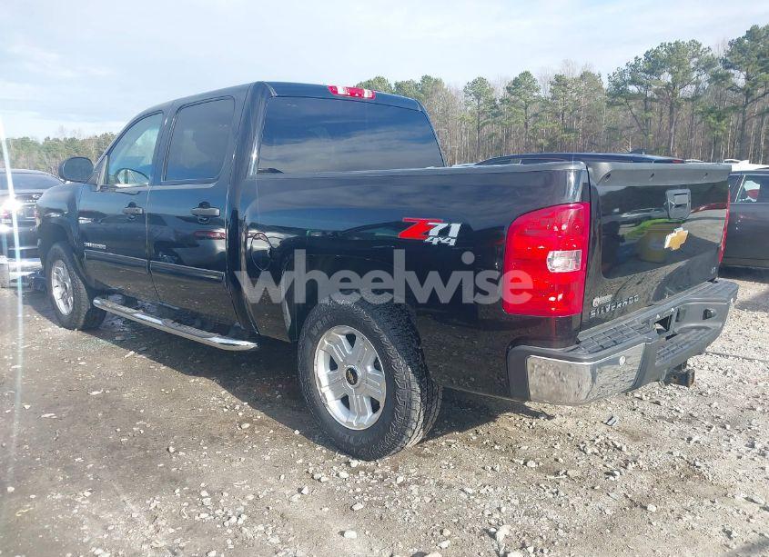 Photo 3 of 2013 Chevrolet Silverado 1500 LT (VIN 3GCPKSE70DG105939)