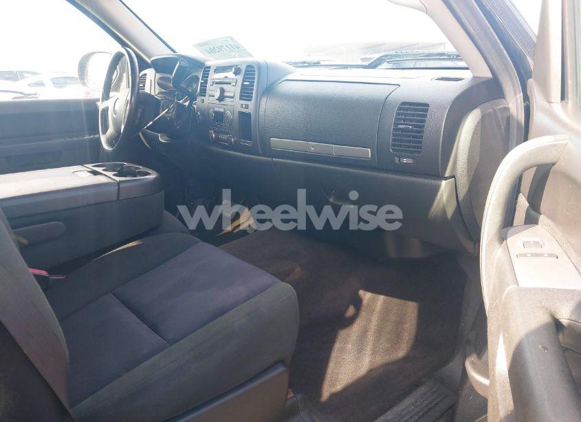 Photo 5 of 2013 Chevrolet Silverado 1500 LT (VIN 3GCPKSE70DG105939)