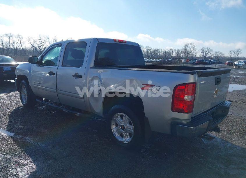 Photo 3 of 2013 Chevrolet Silverado 1500 LT (VIN 3GCPKSE70DG106685)