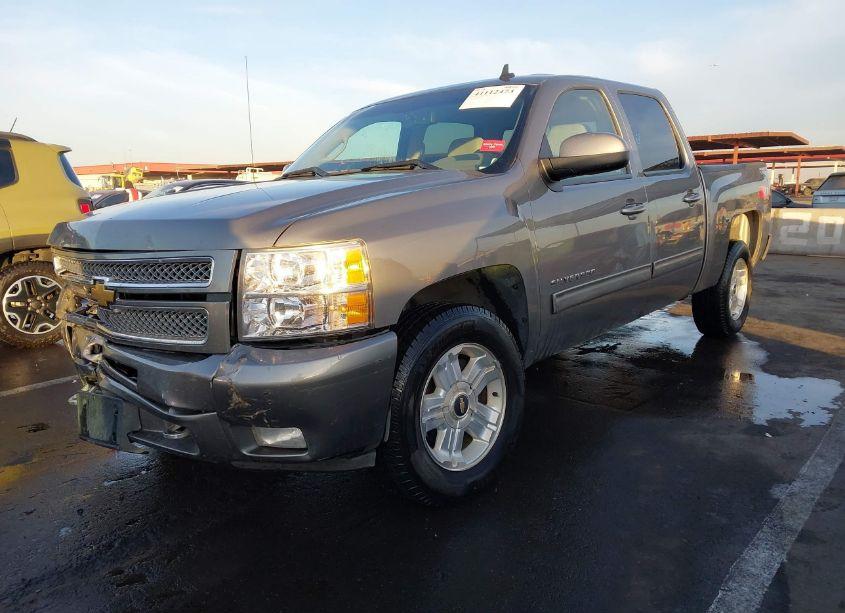 Photo 2 of 2013 Chevrolet Silverado 1500 LT (VIN 3GCPKSE70DG109456)