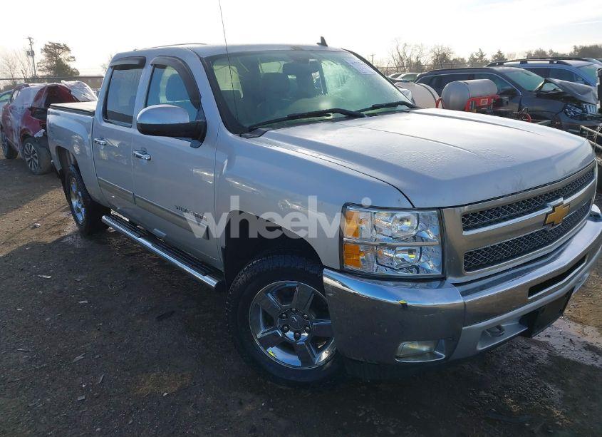 2013 Chevrolet Silverado 1500 LT (VIN 3GCPKSE70DG156311) main photo