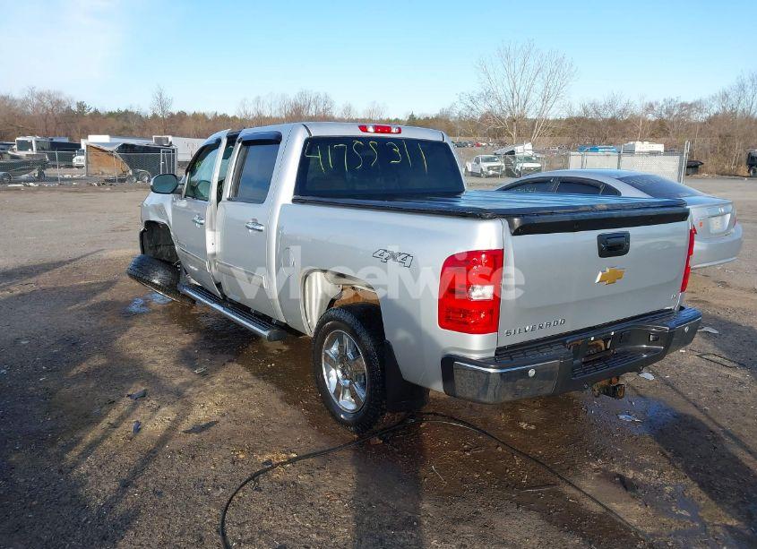 Photo 3 of 2013 Chevrolet Silverado 1500 LT (VIN 3GCPKSE70DG156311)