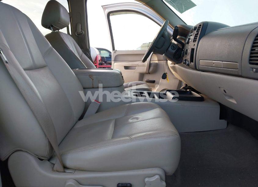 Photo 5 of 2013 Chevrolet Silverado 1500 LT (VIN 3GCPKSE70DG156311)