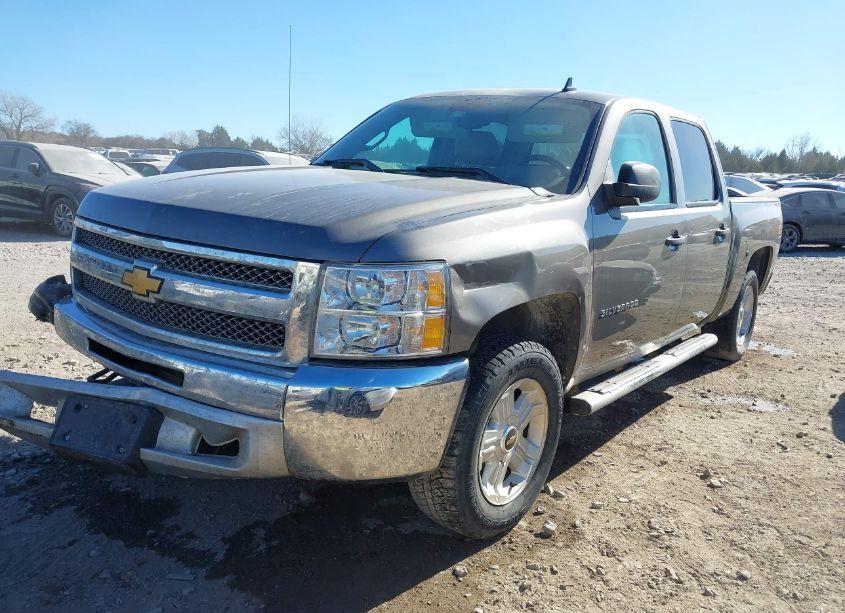 Photo 2 of 2013 Chevrolet Silverado 1500 LT (VIN 3GCPKSE70DG211002)
