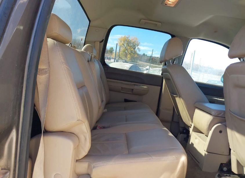 Photo 8 of 2013 Chevrolet Silverado 1500 LT (VIN 3GCPKSE70DG211002)