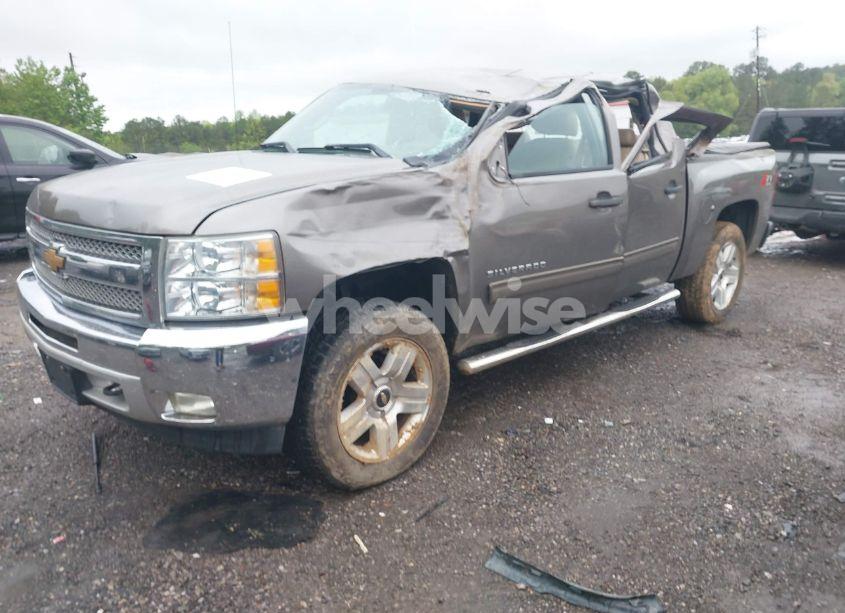 Photo 2 of 2013 Chevrolet Silverado 1500 LT (VIN 3GCPKSE70DG301573)