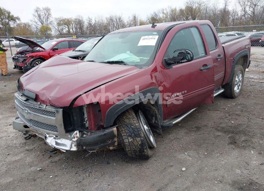 Photo 2 of 2013 Chevrolet Silverado 1500 LT (VIN 3GCPKSE70DG331060)