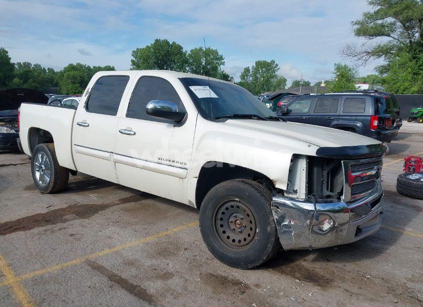 2013 Chevrolet Silverado 1500 LT (VIN 3GCPKSE70DG335853) main photo