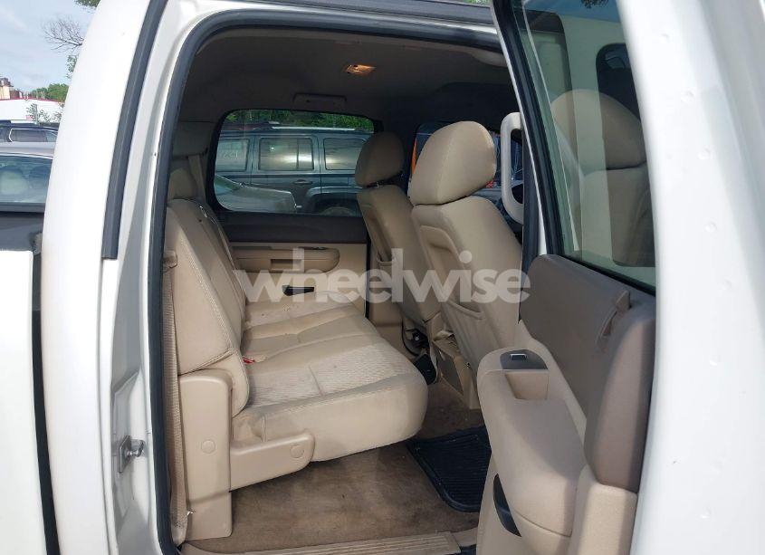 Photo 8 of 2013 Chevrolet Silverado 1500 LT (VIN 3GCPKSE70DG335853)