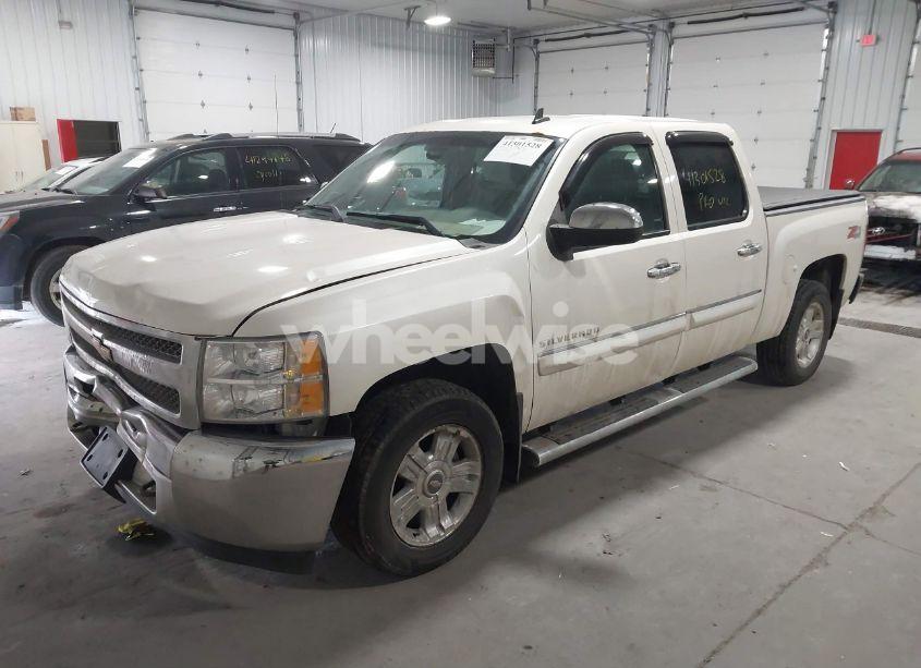 Photo 2 of 2012 Chevrolet Silverado 1500 LT (VIN 3GCPKSE71CG253287)