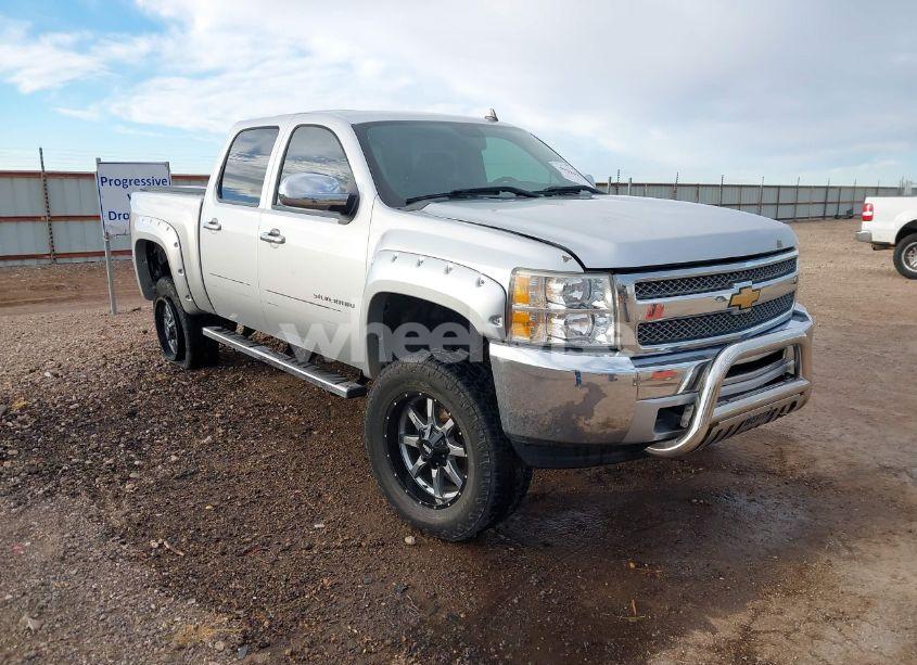 2013 Chevrolet Silverado 1500 LT (VIN 3GCPKSE71DG138738) main photo