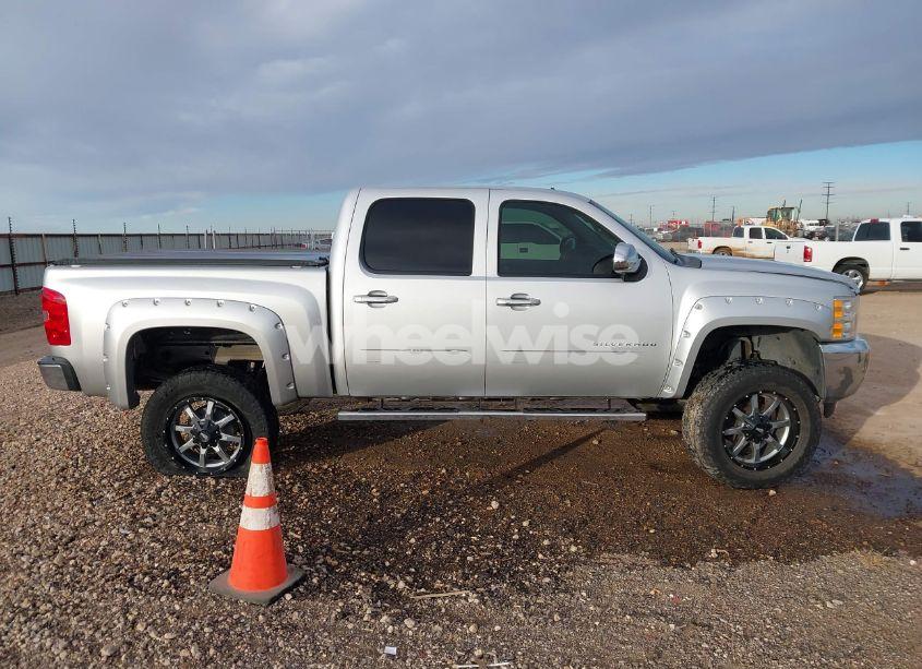 Photo 13 of 2013 Chevrolet Silverado 1500 LT (VIN 3GCPKSE71DG138738)