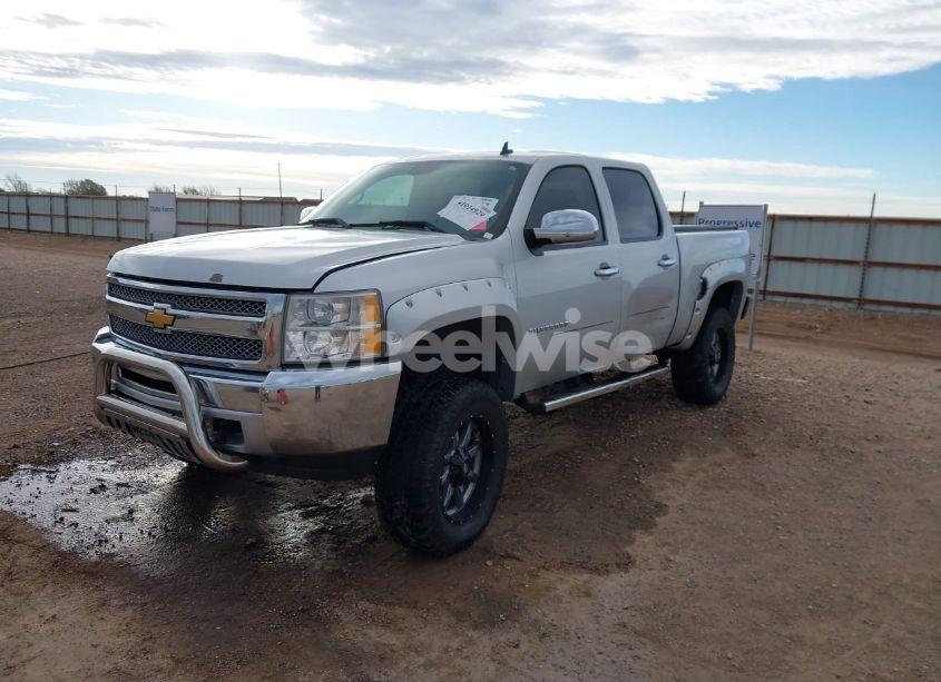 Photo 2 of 2013 Chevrolet Silverado 1500 LT (VIN 3GCPKSE71DG138738)