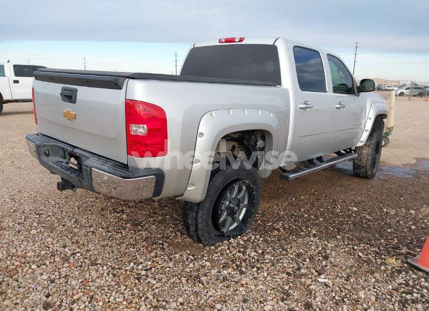 Photo 4 of 2013 Chevrolet Silverado 1500 LT (VIN 3GCPKSE71DG138738)