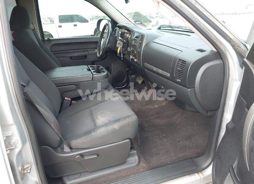 Photo 5 of 2013 Chevrolet Silverado 1500 LT (VIN 3GCPKSE71DG138738)