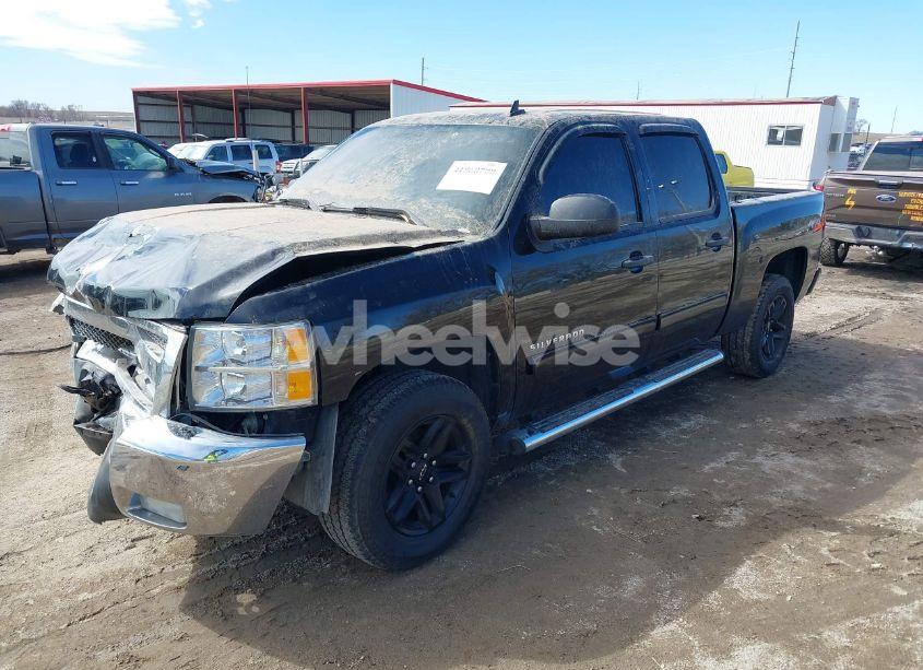 Photo 2 of 2013 Chevrolet Silverado 1500 LT (VIN 3GCPKSE71DG269507)