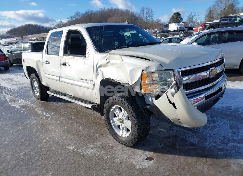2013 Chevrolet Silverado 1500 LT (VIN 3GCPKSE72DG166595) main photo