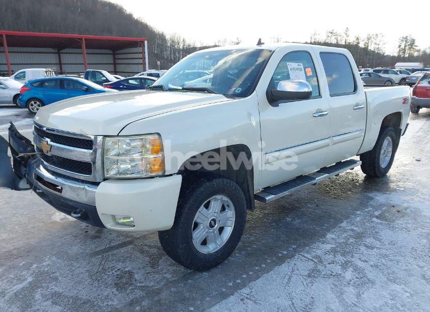 Photo 2 of 2013 Chevrolet Silverado 1500 LT (VIN 3GCPKSE72DG166595)