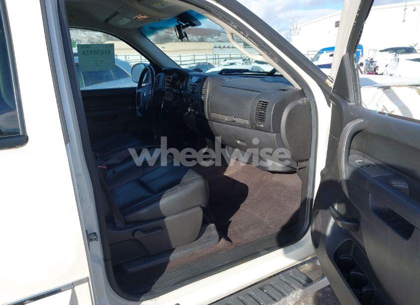 Photo 5 of 2013 Chevrolet Silverado 1500 LT (VIN 3GCPKSE72DG166595)