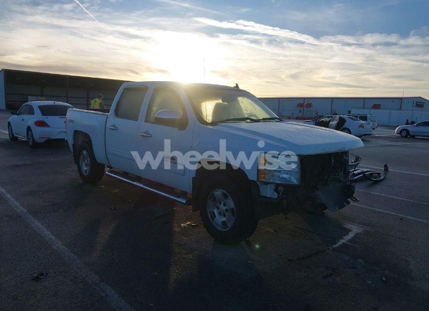 2013 Chevrolet Silverado 1500 LT (VIN 3GCPKSE72DG241988) main photo