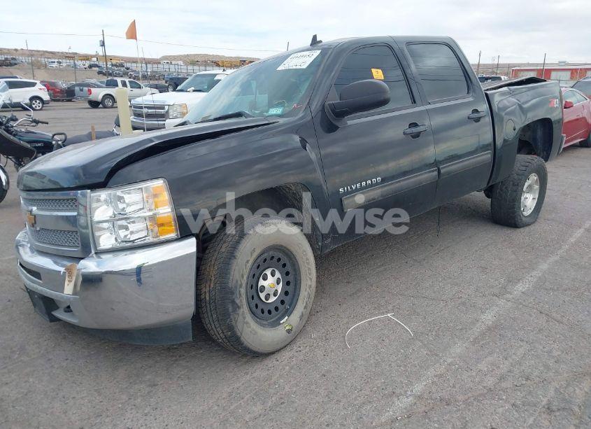 Photo 2 of 2013 Chevrolet Silverado 1500 LT (VIN 3GCPKSE72DG294500)