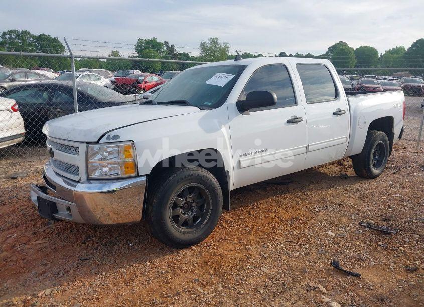 Photo 2 of 2013 Chevrolet Silverado 1500 LT (VIN 3GCPKSE73DG204089)