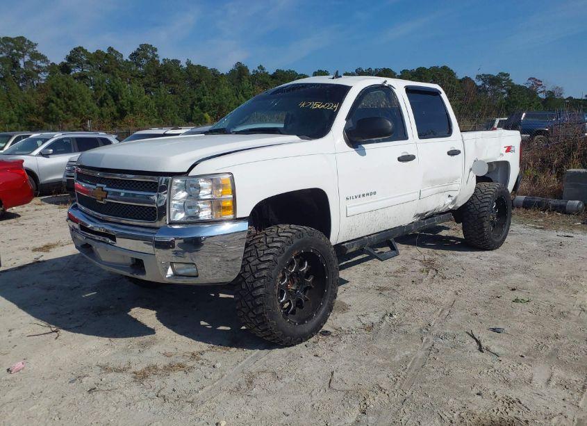 Photo 2 of 2013 Chevrolet Silverado 1500 LT (VIN 3GCPKSE73DG323759)