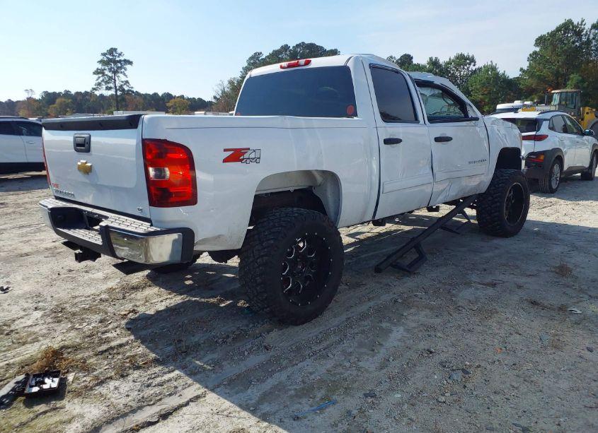 Photo 4 of 2013 Chevrolet Silverado 1500 LT (VIN 3GCPKSE73DG323759)