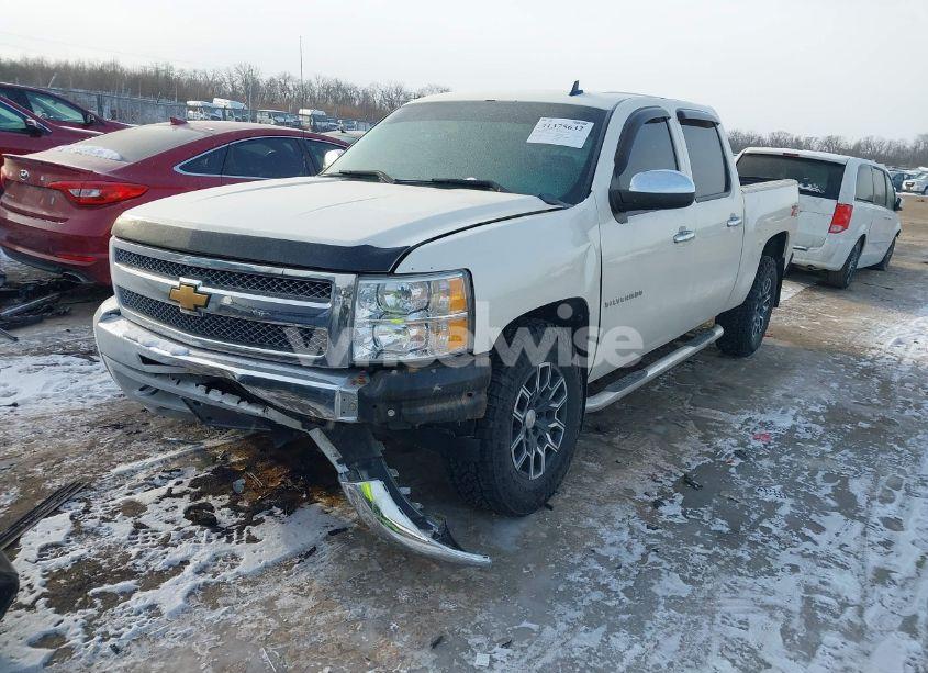 Photo 2 of 2013 Chevrolet Silverado 1500 LT (VIN 3GCPKSE73DG349892)