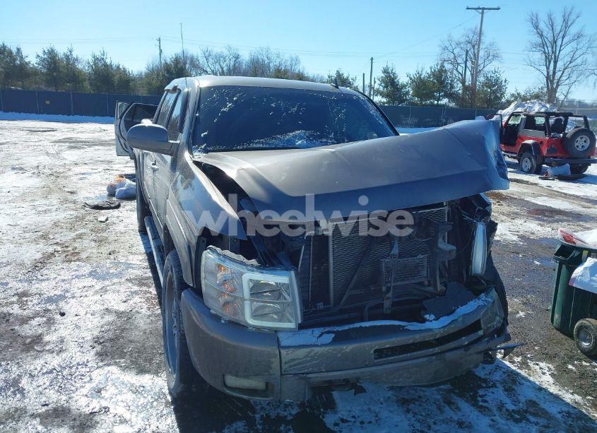 2013 Chevrolet Silverado 1500 LT (VIN 3GCPKSE74DG271574) main photo