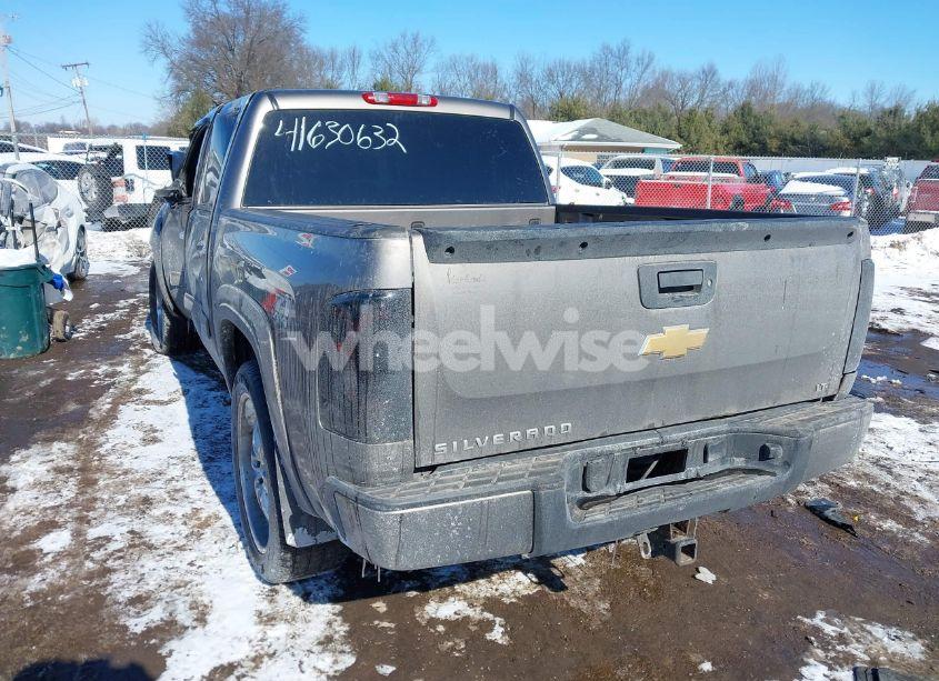Photo 3 of 2013 Chevrolet Silverado 1500 LT (VIN 3GCPKSE74DG271574)