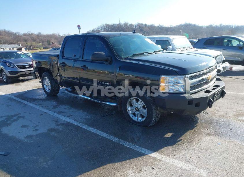 2013 Chevrolet Silverado 1500 LT (VIN 3GCPKSE74DG339811) main photo