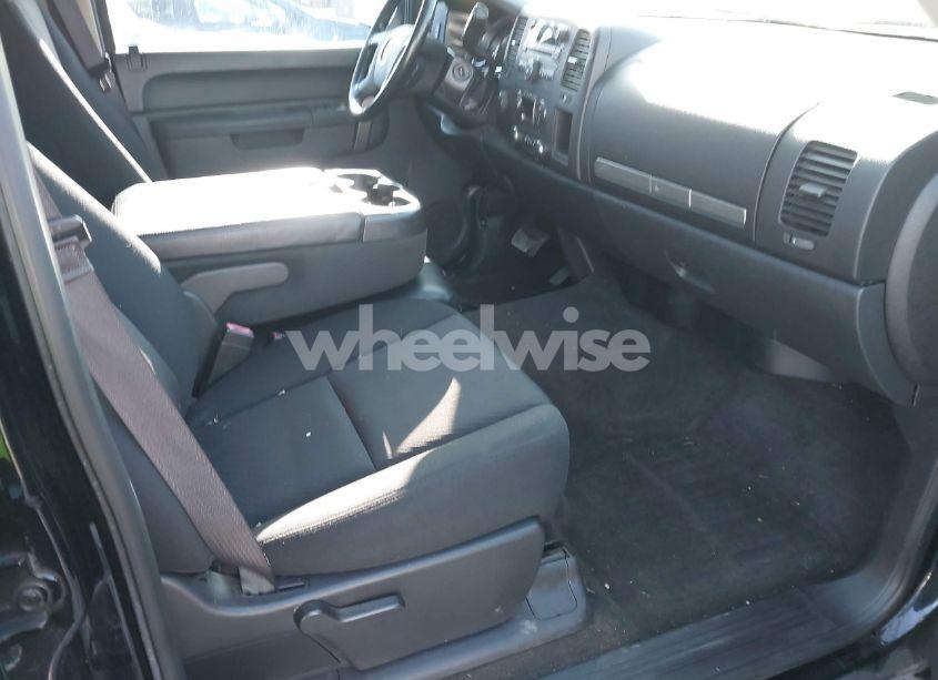 Photo 5 of 2013 Chevrolet Silverado 1500 LT (VIN 3GCPKSE74DG339811)
