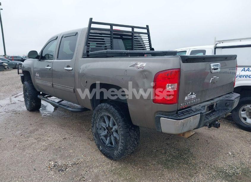 Photo 3 of 2013 Chevrolet Silverado 1500 LT (VIN 3GCPKSE74DG341574)