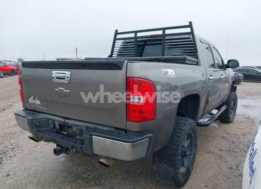 Photo 4 of 2013 Chevrolet Silverado 1500 LT (VIN 3GCPKSE74DG341574)