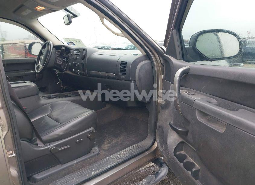 Photo 5 of 2013 Chevrolet Silverado 1500 LT (VIN 3GCPKSE74DG341574)