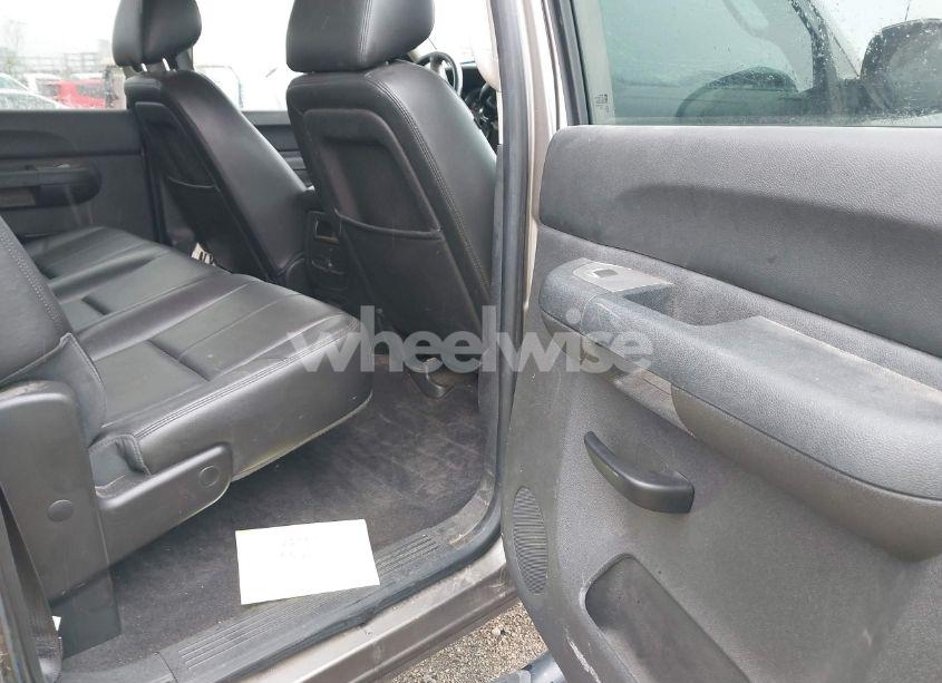 Photo 8 of 2013 Chevrolet Silverado 1500 LT (VIN 3GCPKSE74DG341574)