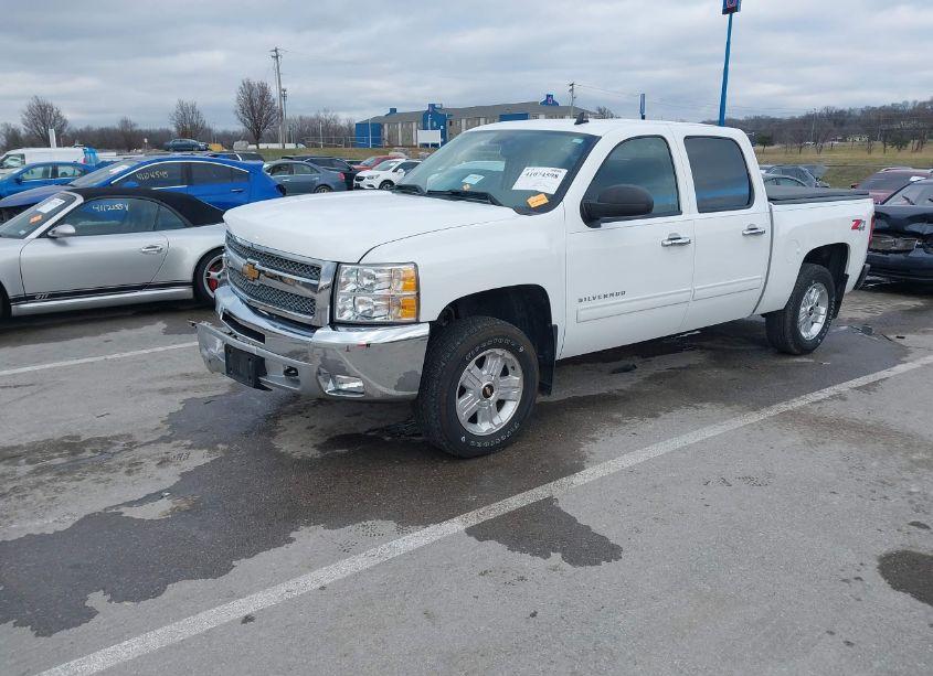 Photo 2 of 2013 Chevrolet Silverado 1500 LT (VIN 3GCPKSE75DG237269)