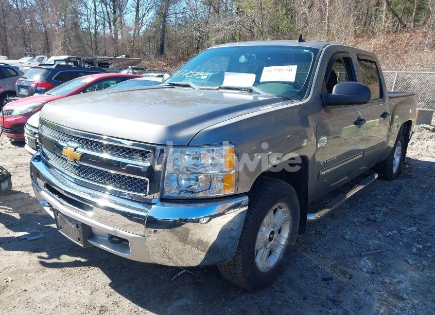 Photo 2 of 2013 Chevrolet Silverado 1500 LT (VIN 3GCPKSE75DG248661)